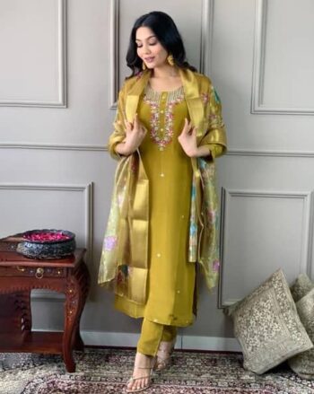Women Embellished Flared Kurta Set