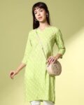 Women Floral Print Straight Kurta