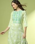Women Floral Print Straight Kurta