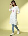 Women Floral Print Straight Kurta
