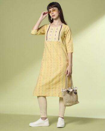 Women Geometric Woven Round-Neck Straight Kurta