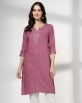 avaasa_mix_n27_match_mauve_women_printed_straight_kurta.jpg