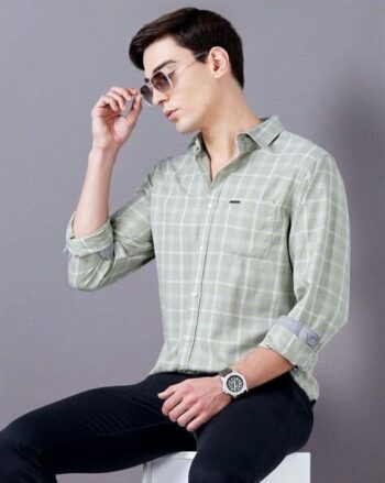 Men Checked Slim Fit Shirt with Patch Pocket