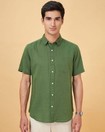 Men Spread Collar Shirt with Short Sleeves