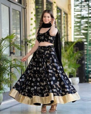 Women Flared Lehenga Choli Set with Dupatta