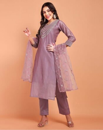 Women Embroidery Kurta Set
