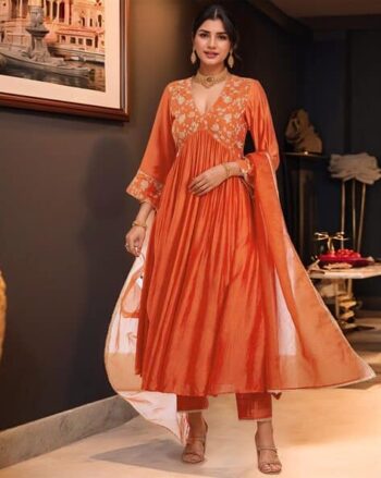 Women Embellished Straight Kurta Set