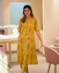 gosriki_yellow_women_kurta_set.jpg