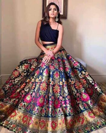 Women Embellished Lehenga Choli Set with Dupatta