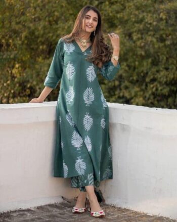 Women Leaf Print Straight Kurta Set
