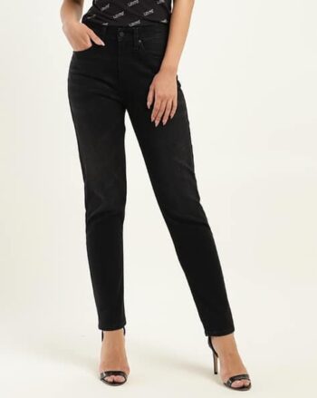 Women 80's Mom Relaxed Tapered Fit High-Rise Light Fade Stretchable Jeans