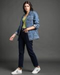 levi27s_indigo_blue_women_724_high-rise_straight_fit_jeans.jpg