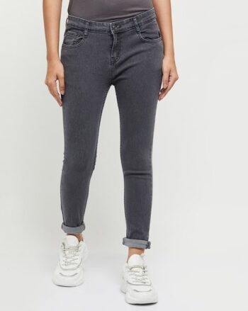 Women Lightly Washed Skinny Jeans