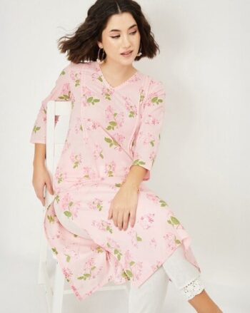 Women Floral Printed Straight Kurta