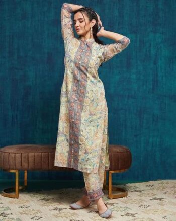 Women Embellished Straight Kurta Suit Set