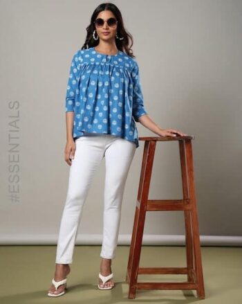Women Floral Print Regular Fit Tunic