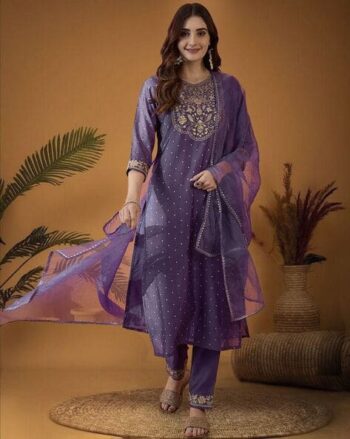 Women Embellished Anarkali Kurta Set