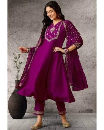 Women Straight Kurta Suit Set with Embellishments