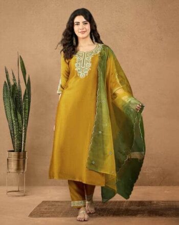 Women Floral Straight Kurta Set