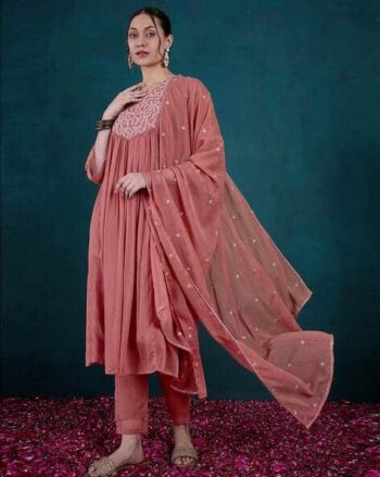 Women Floral Print Straight Kurta & Pants Set