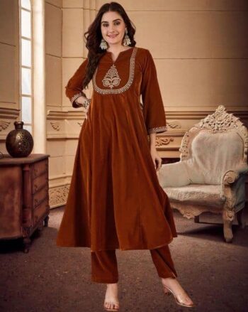 Women Floral Print Straight Kurta with Pants & Dupatta