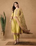 Women Paisley Print Straight Kurta Set