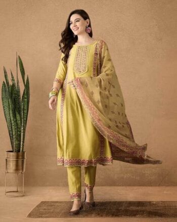 Women Paisley Print Straight Kurta Set