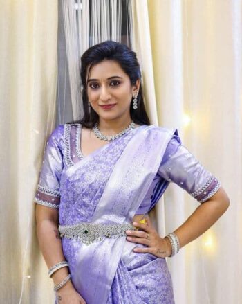 Women Banarasi Silk Saree with Contrast Border