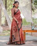 Women Printed Saree with Contrast Border