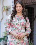Women Floral Straight Kurta