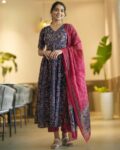 Women Floral Print Straight Kurta with Pants & Dupatta Set