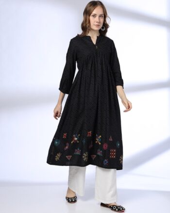 Women Chevrons Print Flared Kurta