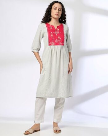 Women Striped Straight Kurta