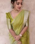 Women Kanjeevaram Saree with Zari Border