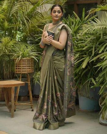 Women Floral Print Saree with Contrast Border