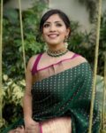 svaraa_green_women_traditional_saree-2.jpg