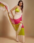 Women Ombre-Dyed Saree with Blouse Piece