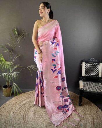 Women Floral Woven Banarasi Saree with Contrast Border