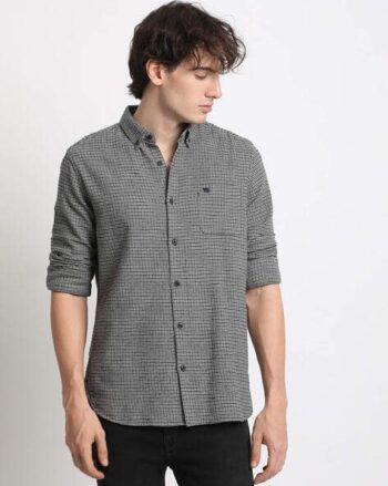 Men Checked Slim Fit Shirt with Patch Pocket