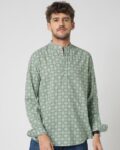 vastrado_green_men_printed_slim_fit_short_kurta.jpg
