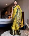Women Floral Woven Saree with Contrast Border