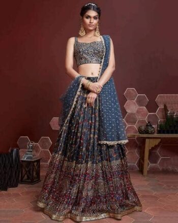 Women Embellished Lehenga Choli Set with Dupatta