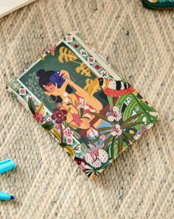 Graphic Print Card Holder