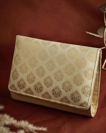 Women Floral Woven Travel Wallet