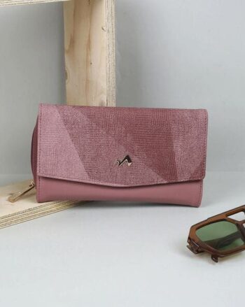 Women Bi-Fold Wallet with Snap-Button Closure