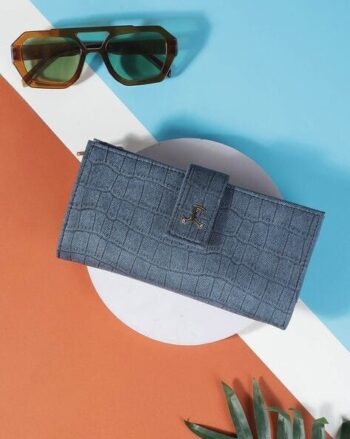 Women Textured Bi-fold Wallet